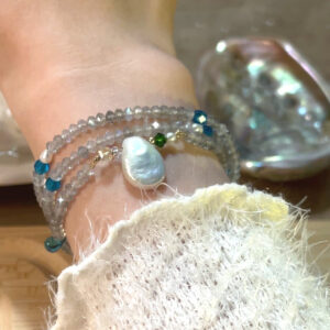 14K Gold-Filled Enchanting Exquisite THE TEAR OF MERMAID Necklace - Teardrop Baroque Pearl & Labradorite