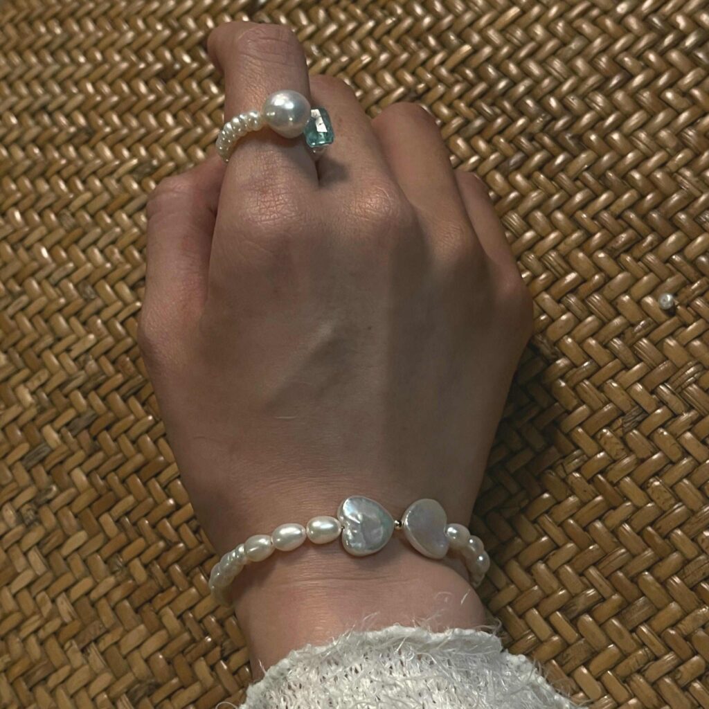 14K Gold-Filled Luxurious Moonlit Embrace Bracelet with Heart Baroque Pearl Bow & Labradorite